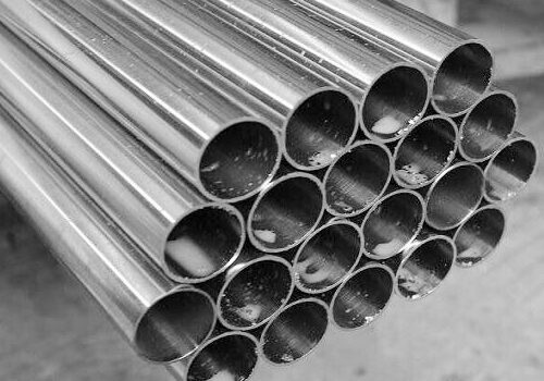 Stainless Steel 316 (UNS S31600 / Werkstoff 1.4401) is an austenitic chromium-nickel-molybdenum alloy known for its remarkable resistance to chlorides and acidic media.